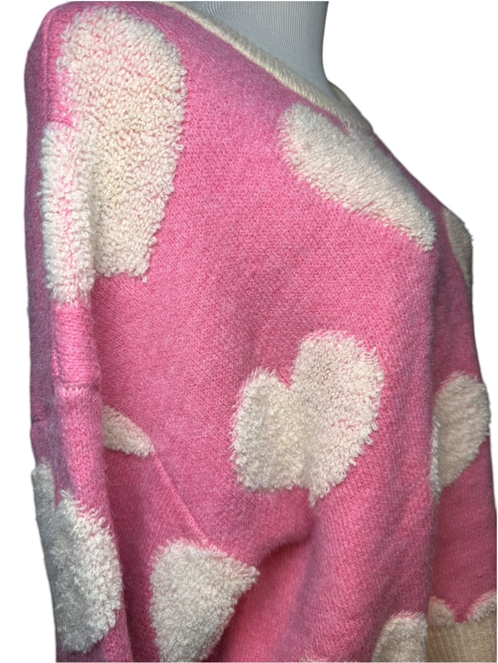 ✨NWT BIBI Fuzzy Heart Sweater - Picture 4 of 7